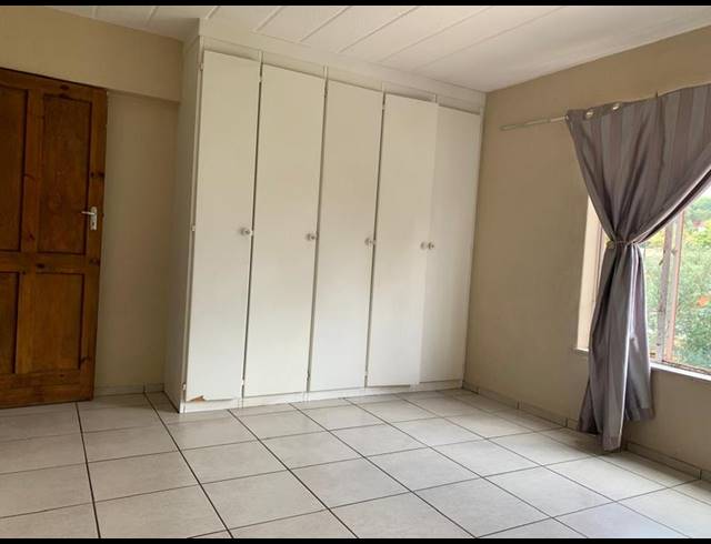 2 BEDROOM APARTMENT FOR SALE IN HELDERKRUIN